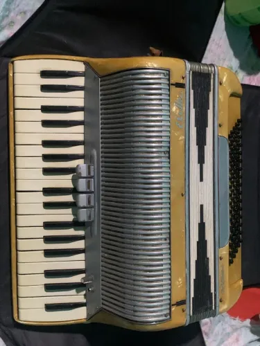 * Sanfona Italiana Original - Metade do Preço! * Acordeon Italiano em Excelente Estado - O