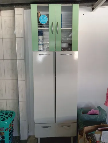 Armários de cozinha e balcão (são diferentes) vendo junto ou separados