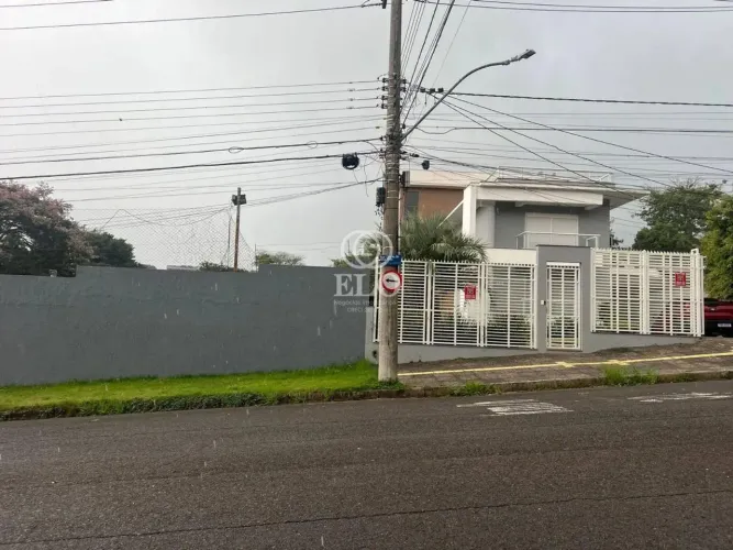 **Oportunidade Única de Locação de Terreno Residencial em Porto Alegre, RS**