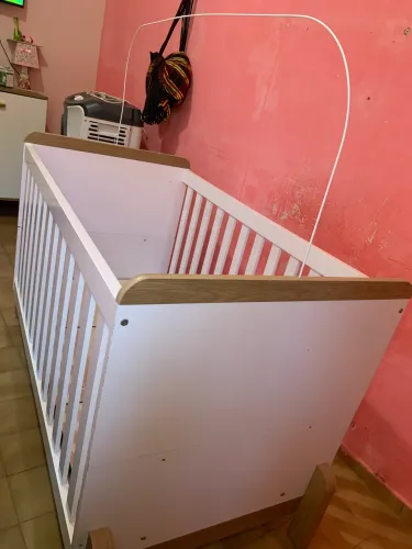 Berço que vira cama infantil + colchão