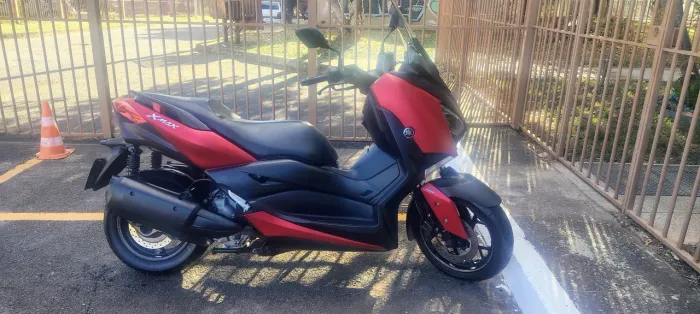 Xmax 250 muito conservada