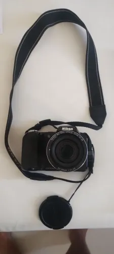 Máquina fotográfica NIKON