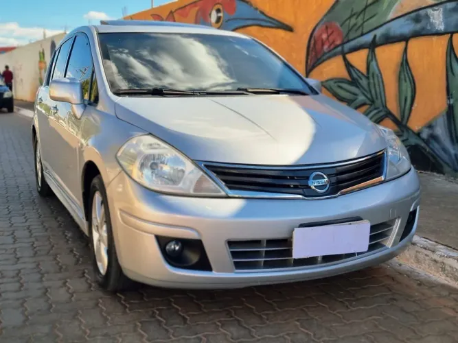 Nissan Tiida SL 1.8/1.8 Flex 16V Mec. 2013