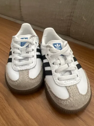 Tenis adidas infantil numero 18