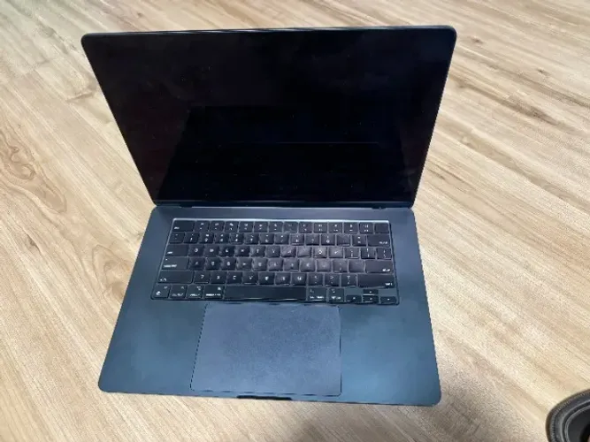 MacBook Air 15" - M2, 512Gb ssd, 8GB de RAM