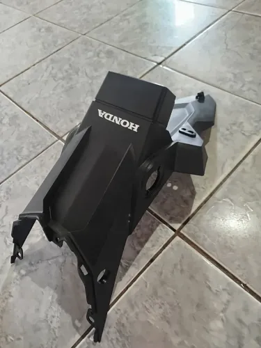 Vende-se paralama traseiro sup placa moto CB Twister 250