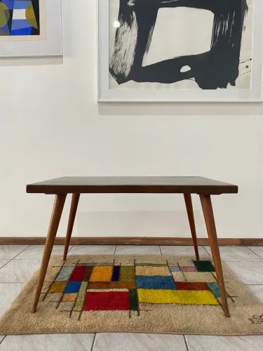 Mesa de centro pé palito  Década de 60  Tampo: 57x82cm Altura: 50cm   ?R$520