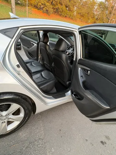 Hyundai Elantra GLS 2.0 16V Flex Aut. 2013