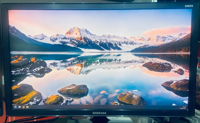 Monitor Samsung 24" LED Full HD HDMI - Modelo S24E310HL (Excelente Estado)