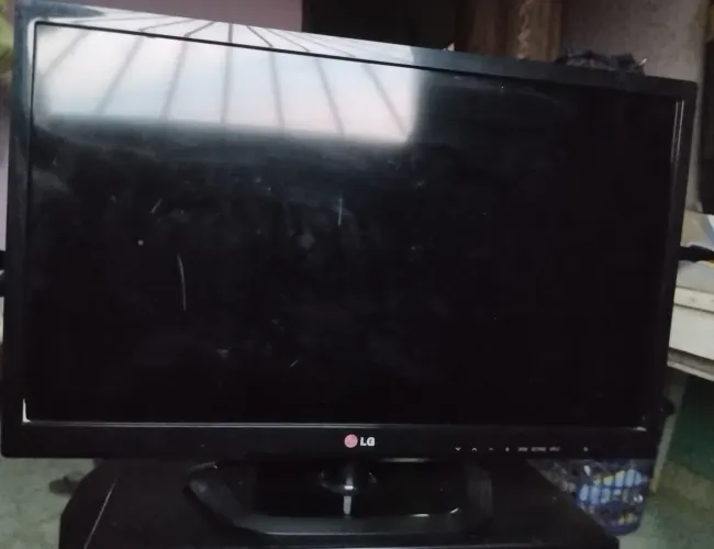 Monitor, CPU para reaproveitar peças.
