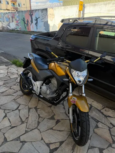 Vendo Honda CB 300 2010 - Só Pegar e Andar