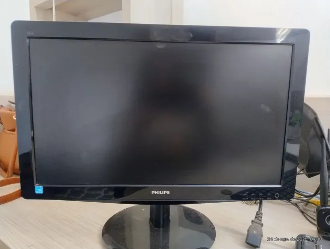 Monitor ?Monitor Philips 18.5" LED Widescreen (Modelo 196V3L) - VGA e DVI