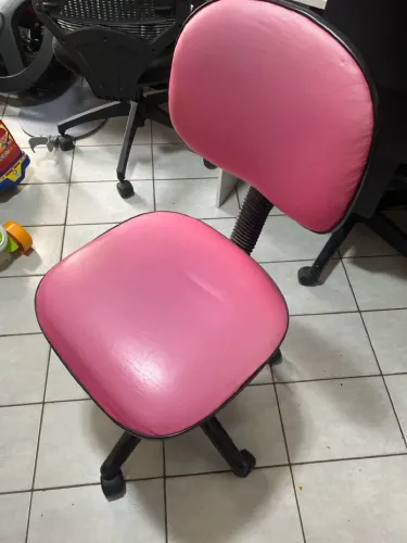 Cadeira de escritório rosa