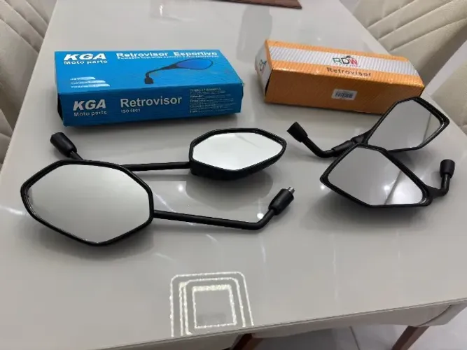 Vendo 2 pares de retrovisor, 1 original Honda e 1 modelo da Z400 - usados