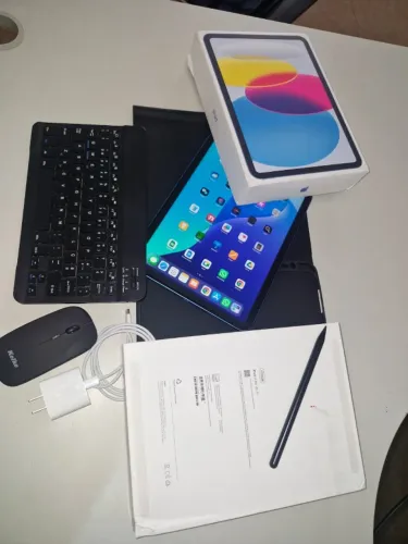 iPad 11ª Gen 128GB Azul - Estado de Novo + Kit Completo de Acessórios!