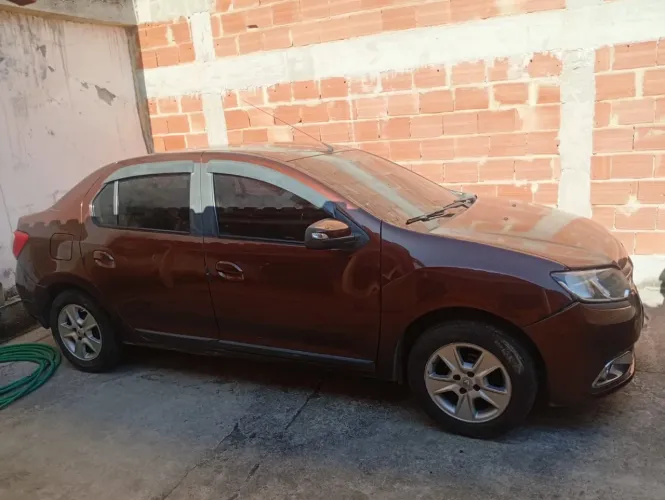 Renault Logan Dynamique Hi-flex 1.6 8V 4P 2015