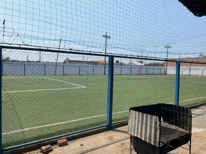 Campo sintético c/ barracões e casa - investimento p/ comércio ou empreendimento