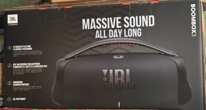 Caixa original de papelão da JBL Bombox