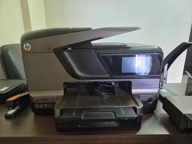 Vendo impressora HP OfficeJet Pro 8600.