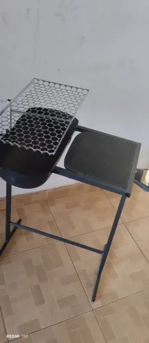 Churrasqueira com mesa de pedra Mamoré