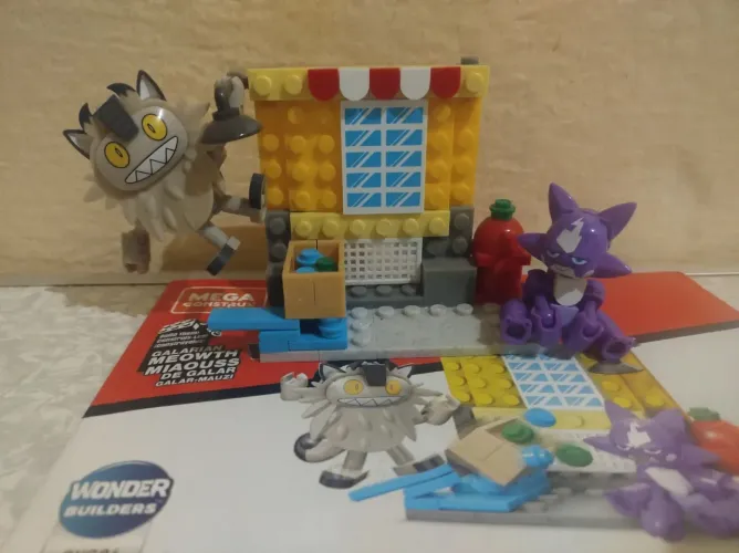 Pokemon Mega Construx Toxel vs Meowth de galar tipo lego