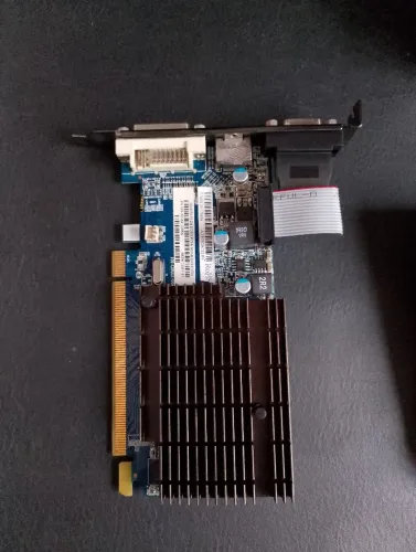 AMD ATI RADEON HD4550 - SAPPHIRE 