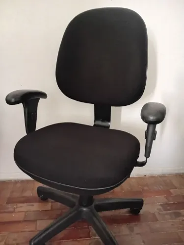 Cadeira escritório giratória ergonômica articulada presidente