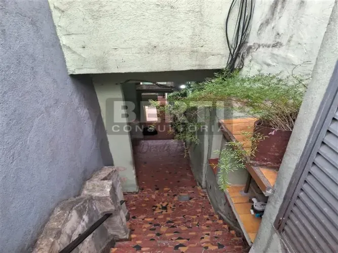 CASA DE FUNDOS [ 30M² ]  - BAIRRO: VILA ANGLO - CORRETOR: CALIL SALUQUE (CS)