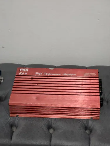 Módulo amplificador Pyramid Super PRO 600W antigo com defeito