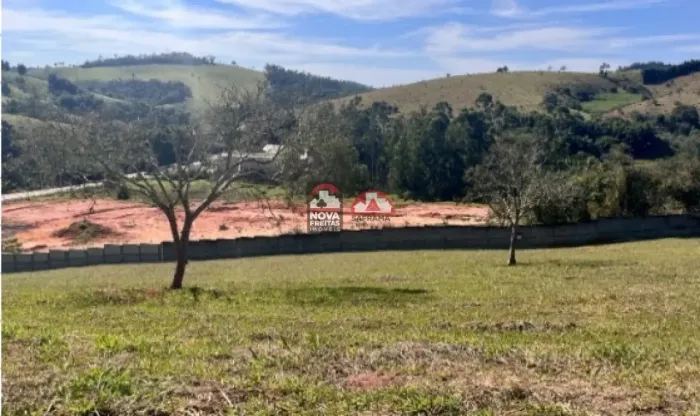 Venda de Terreno - Padrão em Condomínio