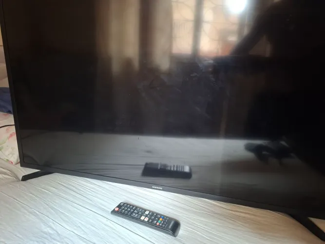Vendo televisão 43 polegadas Samsung com defeito