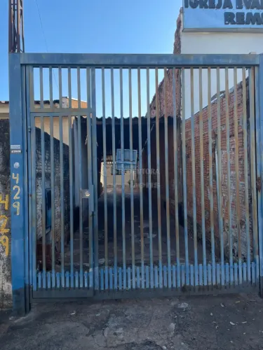 Casa de Fundos para Locação com 03 Dormitórios no bairro Vila Elmaz