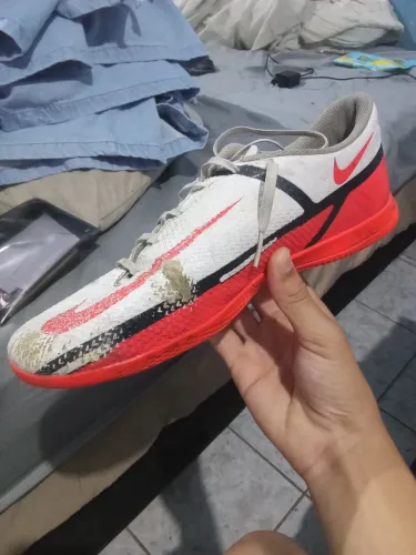 Chuteira Nike original futsal cuida
