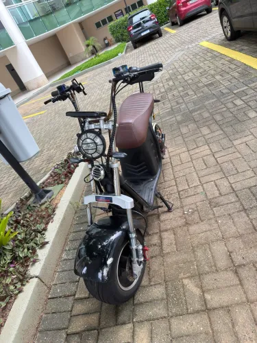 Scooter elétrica R13