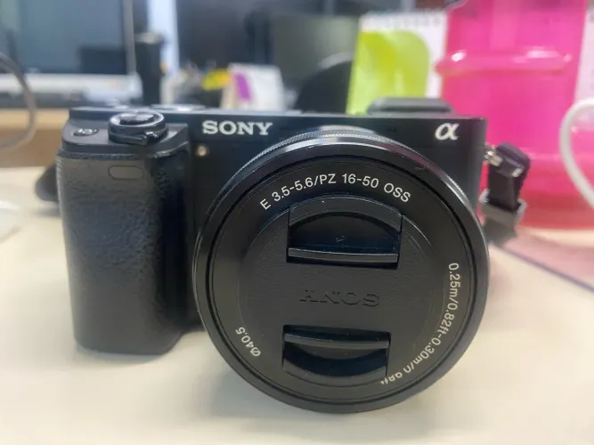 Câmera Sony A6300 2016-2017