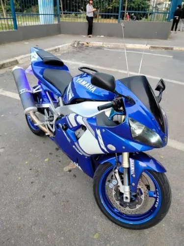 Yamaha YZF-R1 - esportiva clássica - documento ok - mais uma para sua coleção!