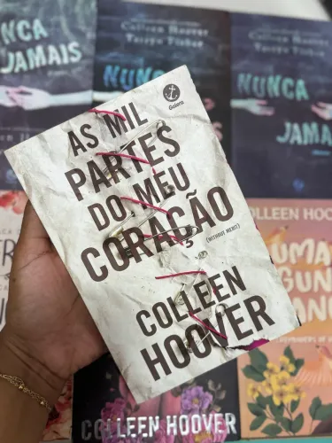 Livros seminovos da Collen Hoover