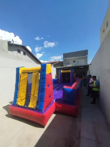 Futebol de sabão 8x4 metros