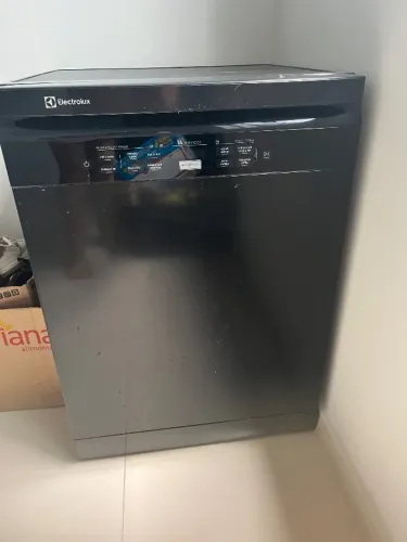 Vende se lava louça Electrolux 14 serviços