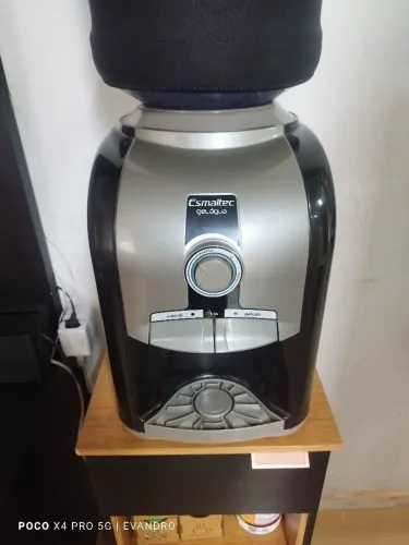 Bebedouro de água Esmaltec