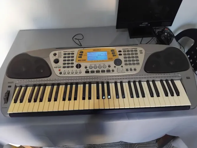Teclado Musical Medeli MC-310