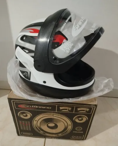Capacete Taurus San Marino