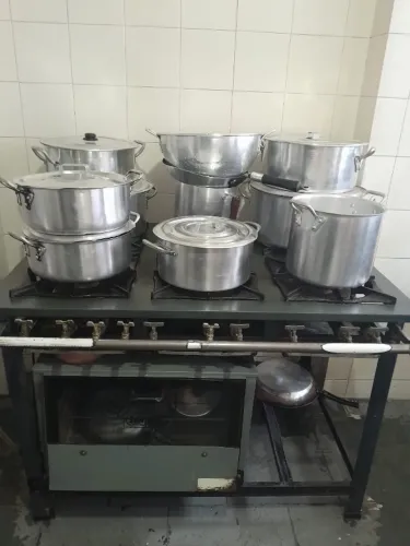 Fogão Industrial 5 bocas com forno Itajobi