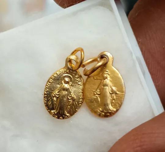 Madalha Nossa Senhora das graças 