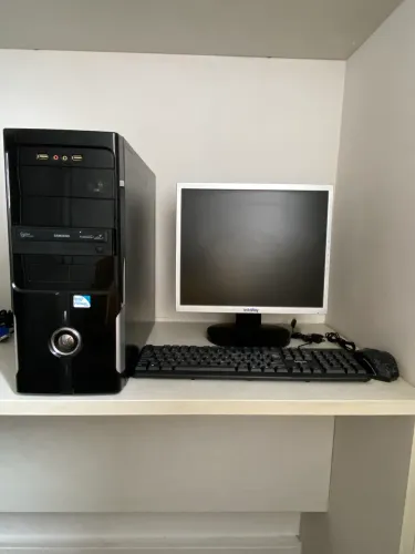 Computador Completo com SSD e 8GB RAM - Ideal para Escritório e Estudos