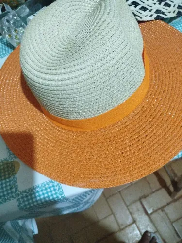 Vendo dois chapéus feminino adulto praia/caminhada