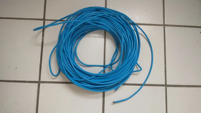 Peça de fio elétrico 6mm azul marca sil com 50m