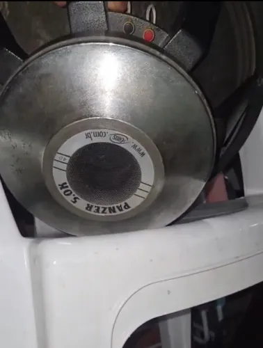 Alto falante Panzer de 21 queimado