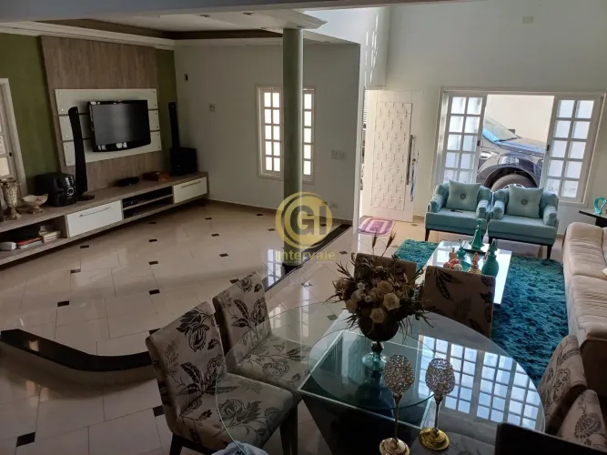 Casa para Venda e Locação no VILA BRANCA; JACAREÍ - SP
