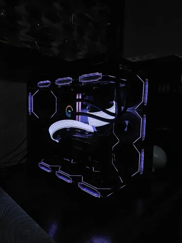 Pc gamer ryzen 7 7800x3d + 9070xt + 32 ram